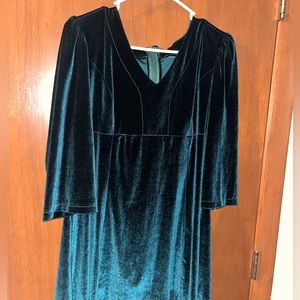 Green velvet long sleeve dress